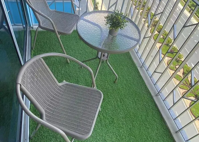 Modern 1br Highrise Cityscape Near Airport Okada Solaire Moa Apartment Manila